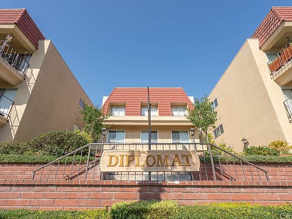 3rd image of 5845 Doverwood Dr Unit 205