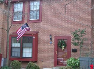 2106 Golf Course Dr, Reston, VA 20191