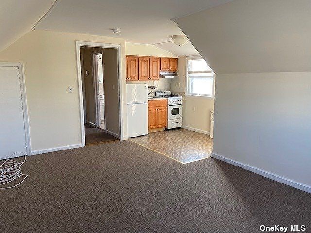 1st image of 569 W Park Ave