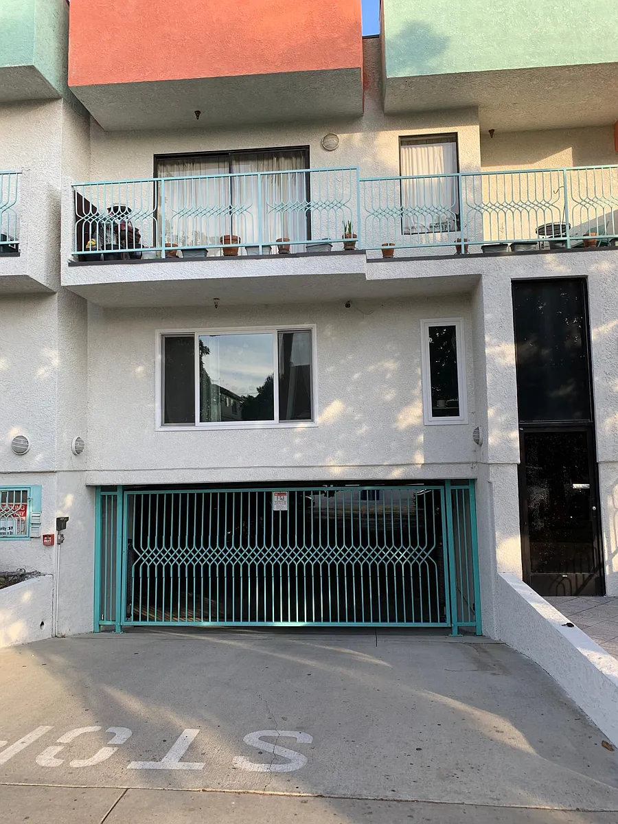 Building Photo - 1726 Winona Blvd #201