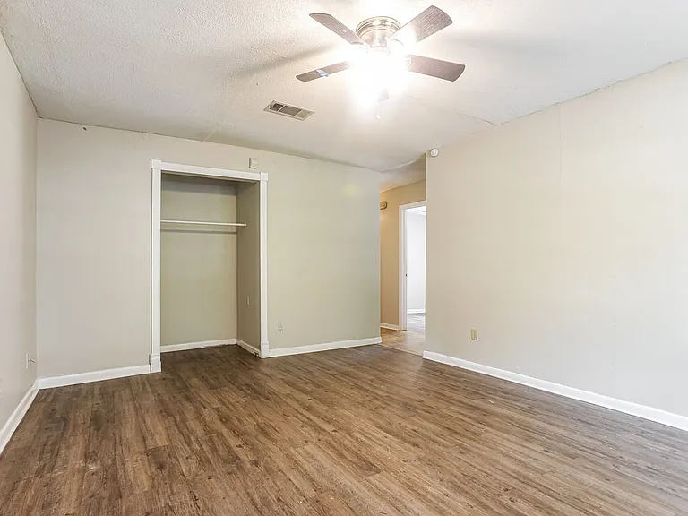 937 Brown Ave — Photo 15