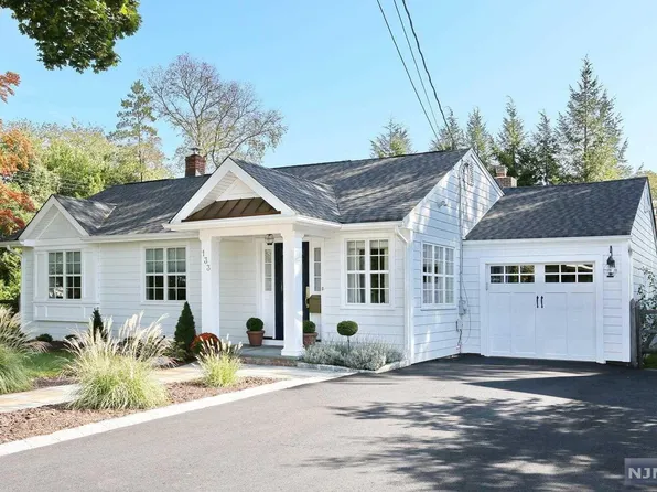 133 Medford Rd, Dumont, NJ 07628