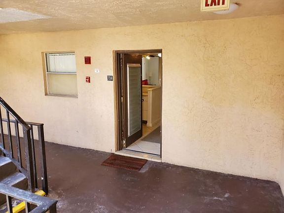 5th image of 2800 Somerset Dr #J-204