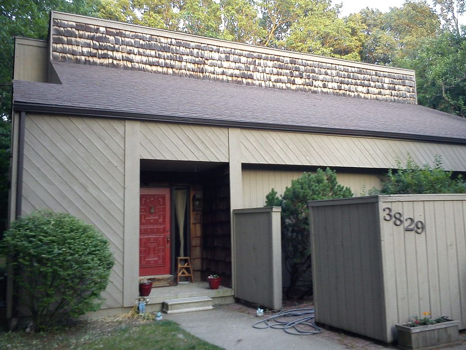 2nd image of 3829 Tuttle St
