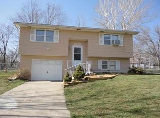 6005 Blue Jay Blvd, Sedalia, MO 65301