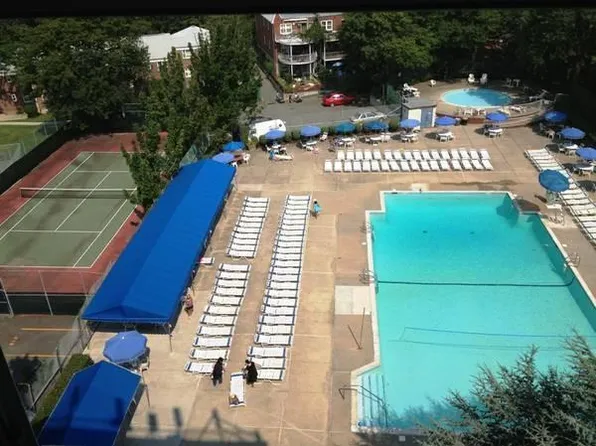 1670 Bell Blvd APT 210, Bayside, NY 11360