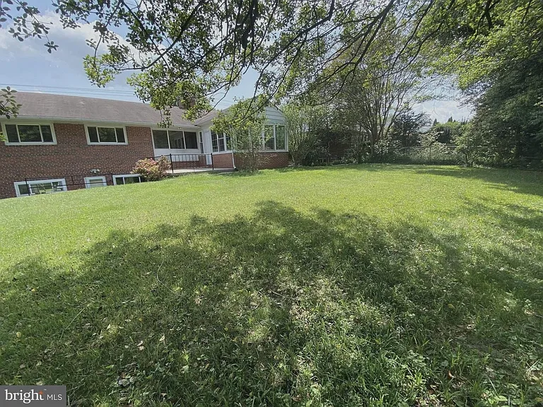 6009 Cheshire Dr — Photo 18