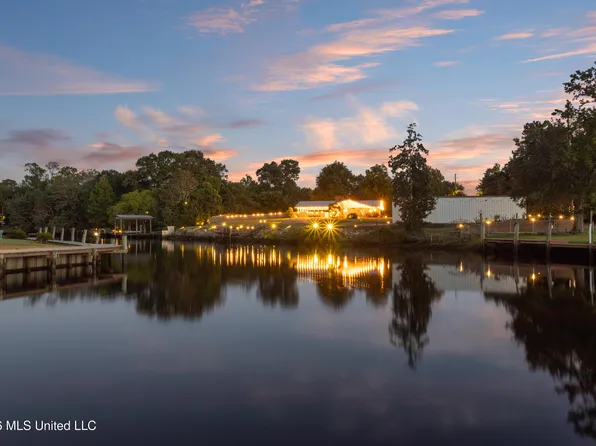 11594 Cedar Lake Rd, Biloxi, MS 39532