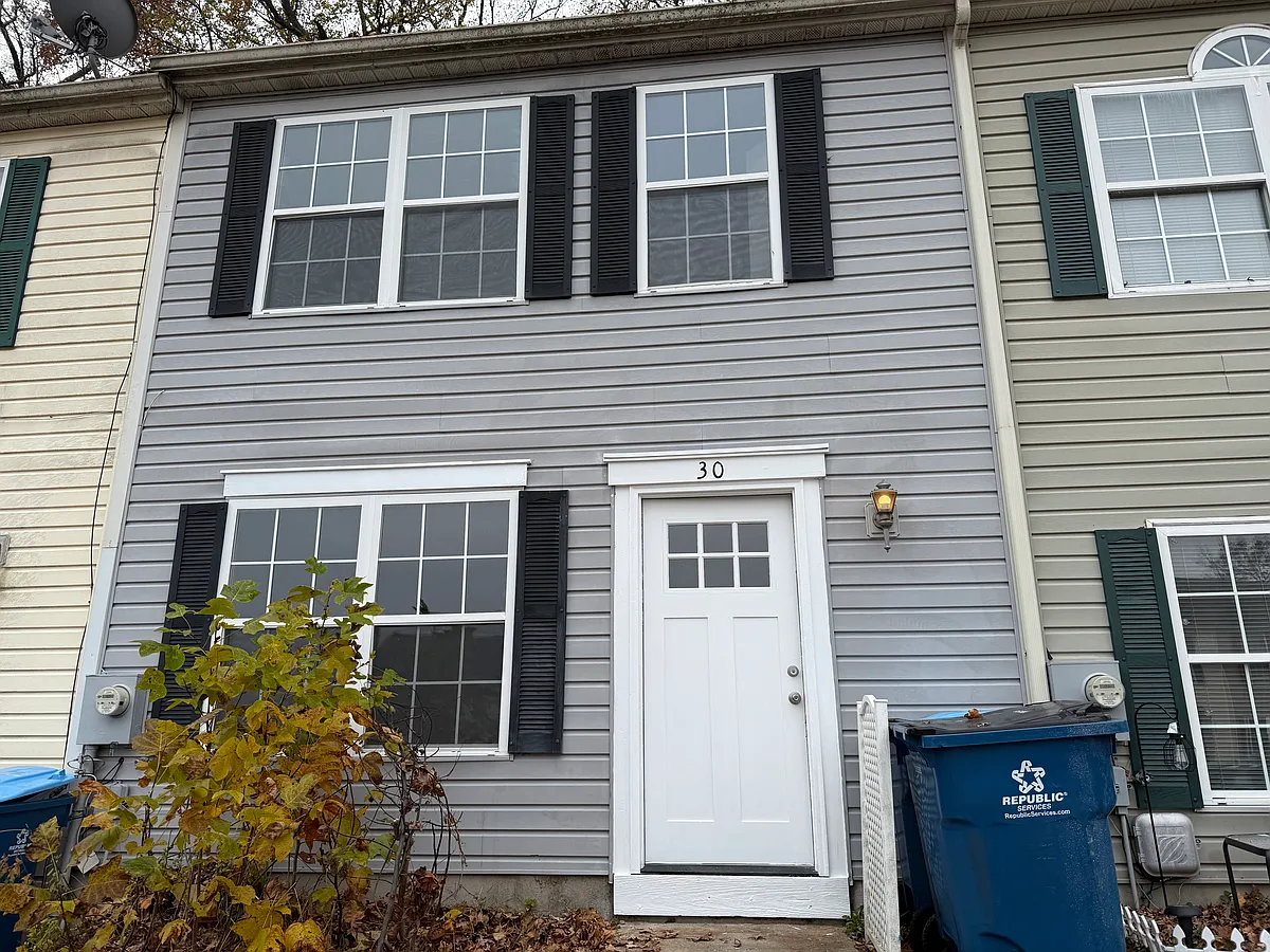 Building Photo - 30 Sycamore Dr