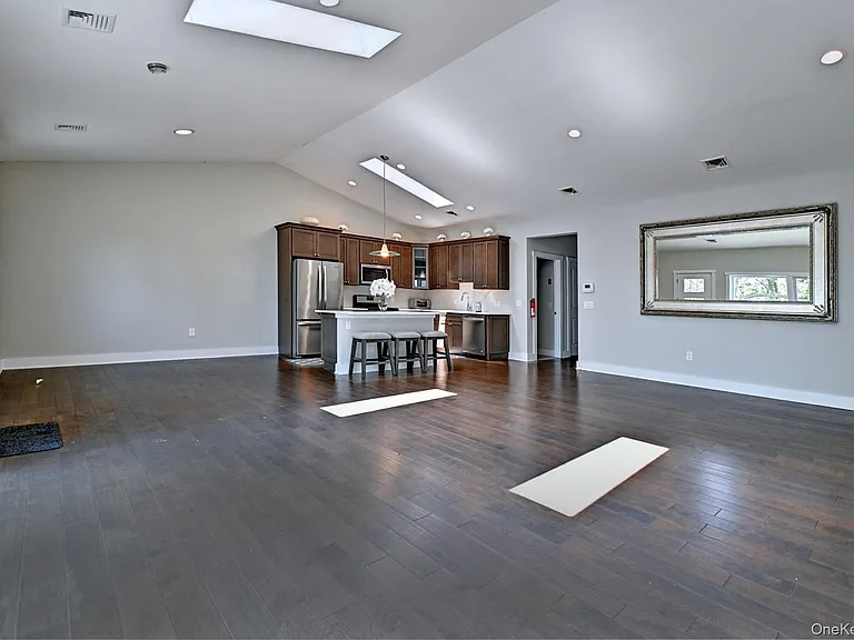 44 Fox Hill Dr — Photo 15