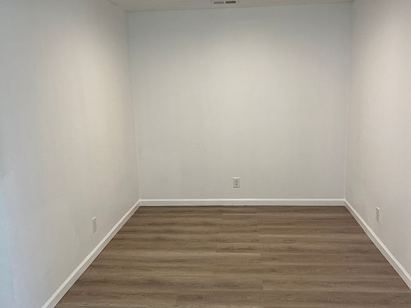 4th image of 2226 Banyan Way