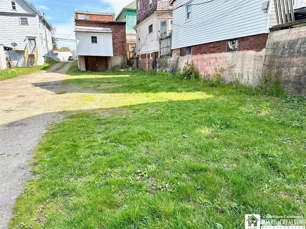 9 Edwards Ct #8, Olean, NY 14760