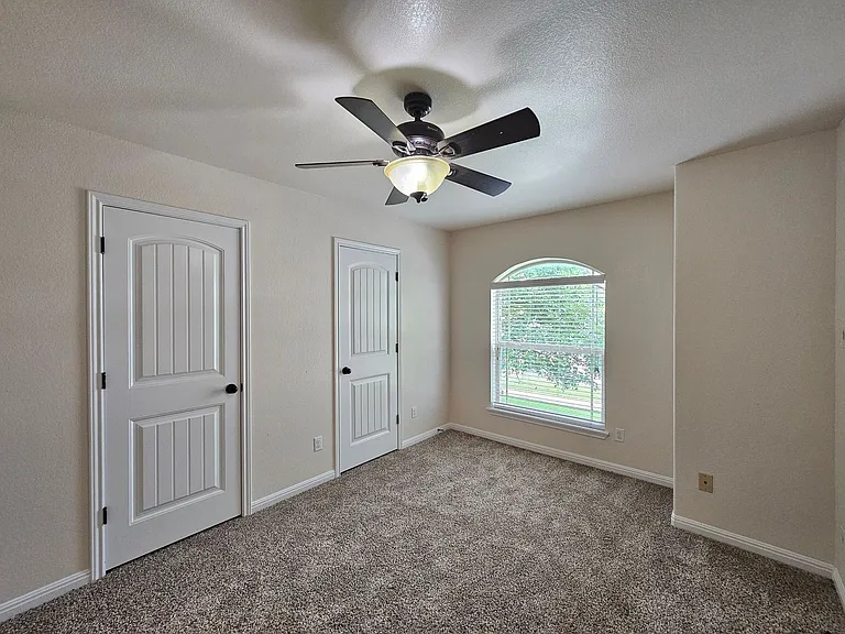 304 W Libra Dr — Photo 17