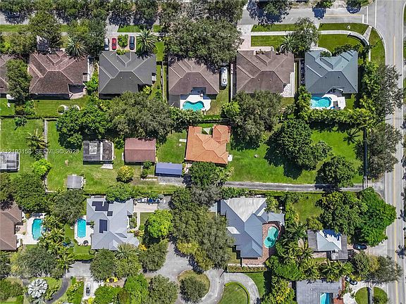 4th image of 5821 SW 67th Ave