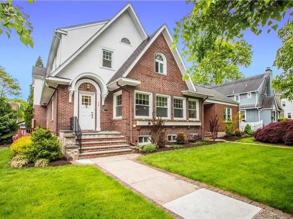 329 Carroll Avenue, Mamaroneck, NY 10543