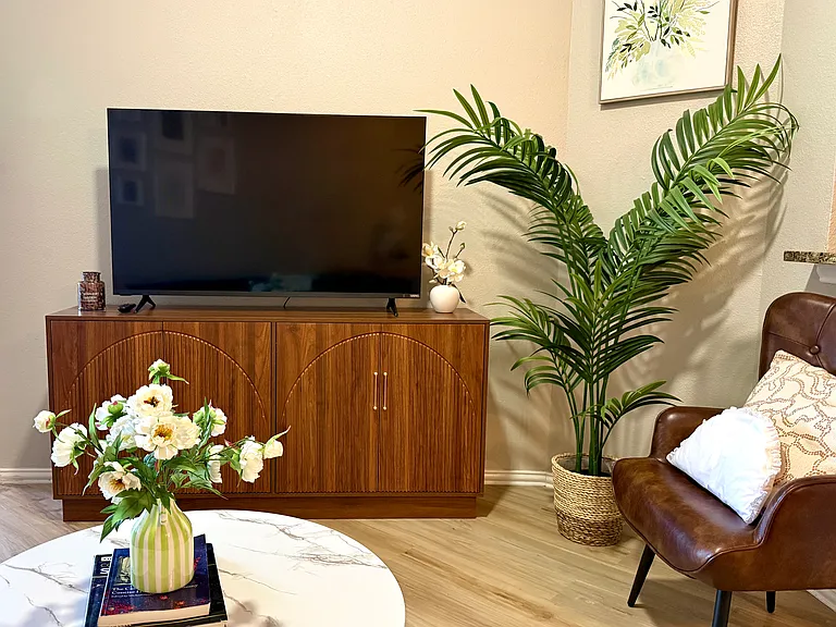 4104 N Hall St #326 — Photo 9