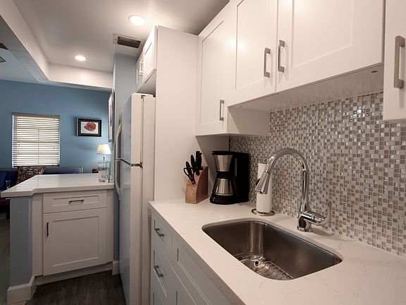 5th image of 1525 Pennsylvania Ave APT 19