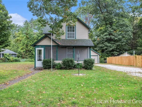 99 N 4th Ave, Fruitport, MI 49415