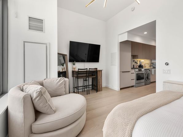 3 Court Sq APT 3807