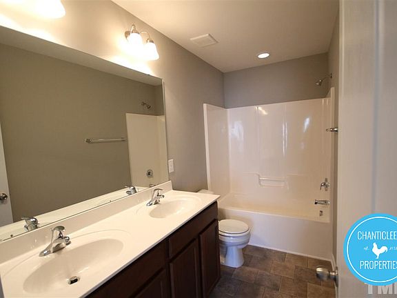 4th image of 4515 Middletown Dr #1