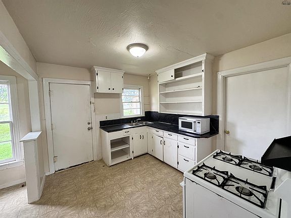4th image of 1672 Keeler Ave