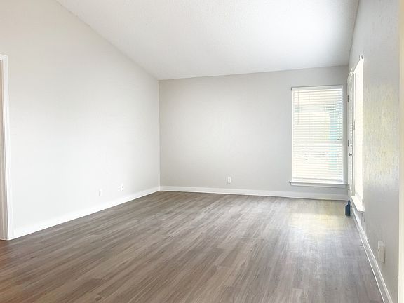 5th image of 10700 Topperwein Dr #A