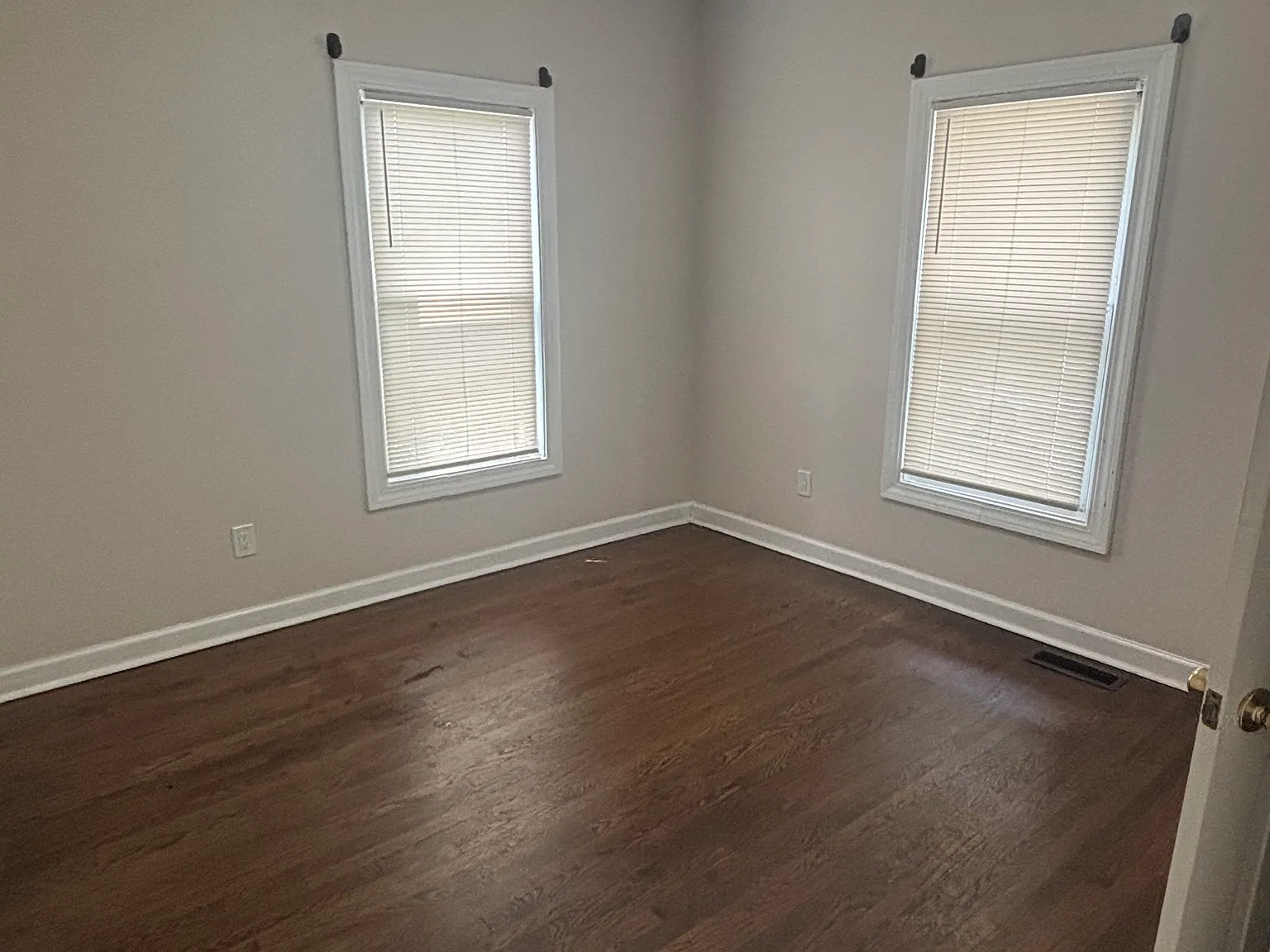 2 bed, 950 sqft, $2,000 — Photo 2