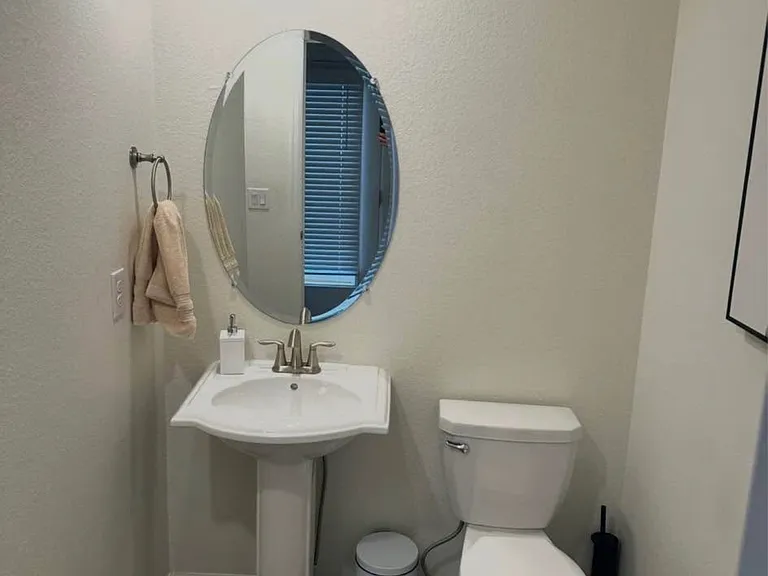 417 Zeppelin Way — Photo 8