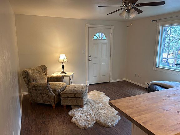 Living area. The apartment is unfurnished. The furniture you see will be removed.