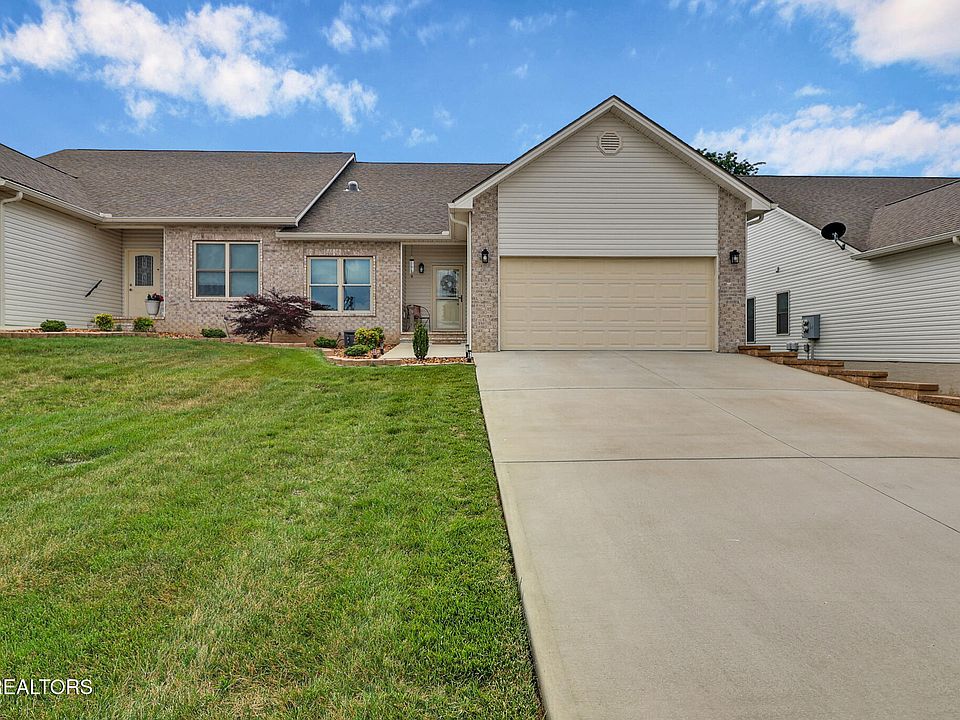 1st image of 384 Woodgate Dr