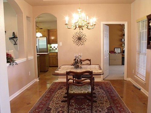 5th image of 410 Oak Forest Dr