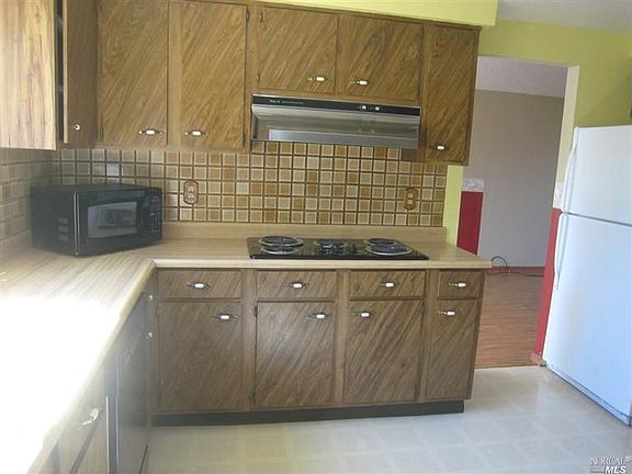 5th image of 239 Brookdale Dr