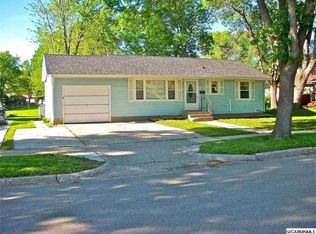 604 W Southview Dr, Marshall, MN 56258