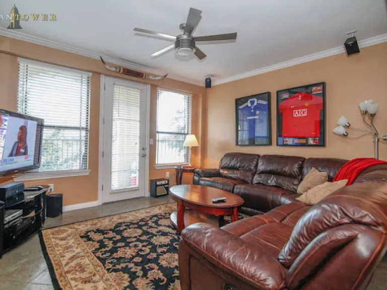 2505 San Gabriel #501 — Photo 3