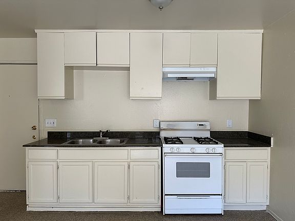 3rd image of 255 Loma Dr APT 306