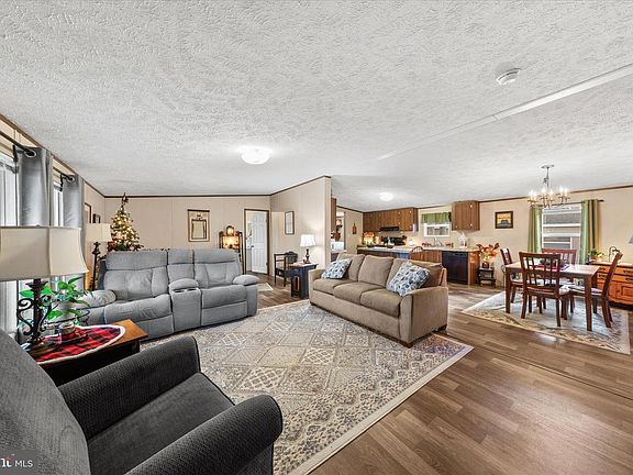 5th image of 27297 Waters Edge Rd