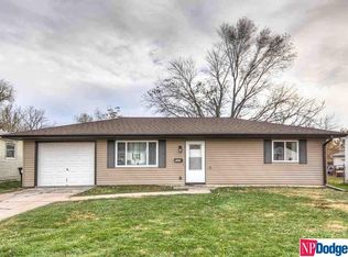 6225 Buckingham Ave, Omaha, NE 68117