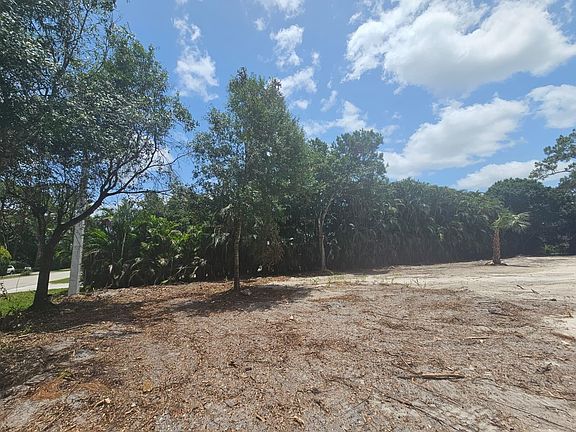 4th image of 17854 Tangerine Boulevard