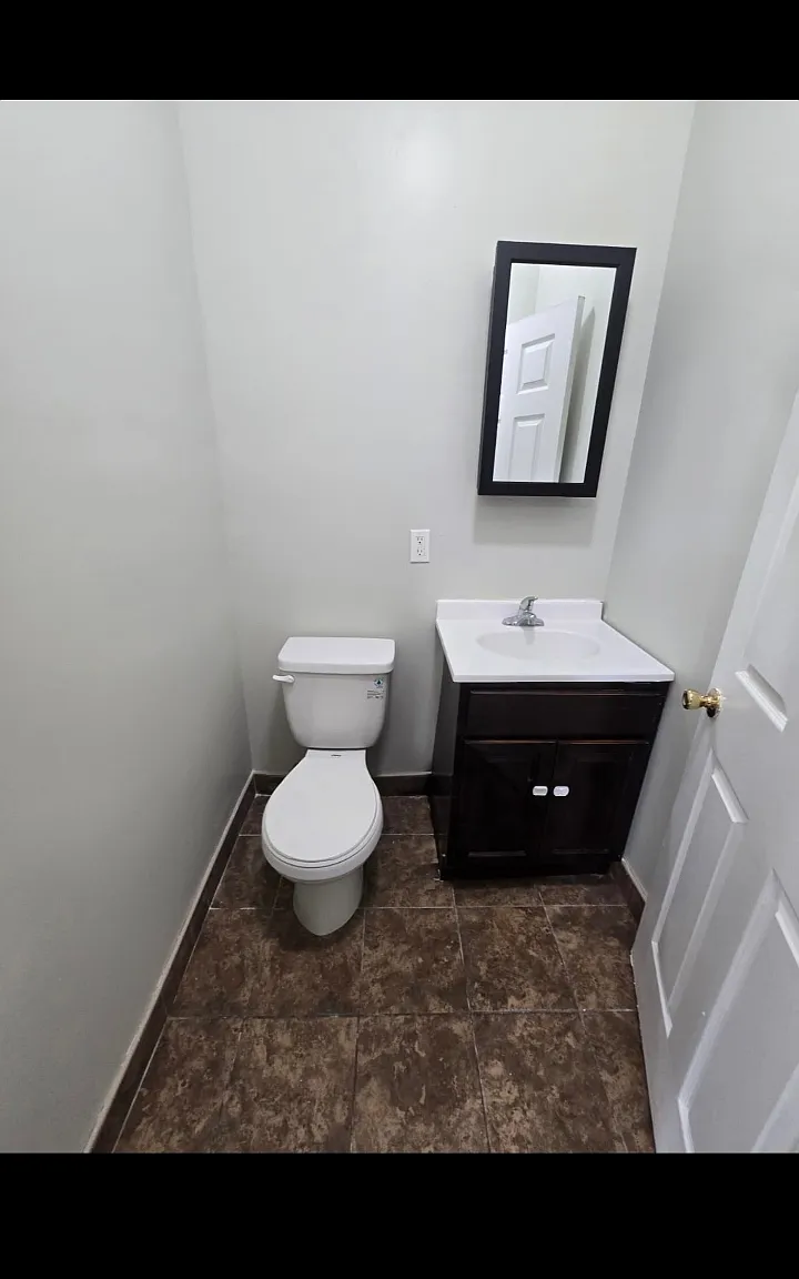 493 Irvine Turner Blvd — Photo 2