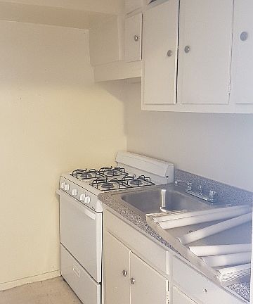2nd image of 465 E 7th St APT 4M