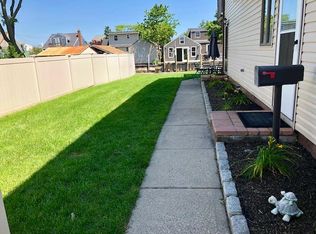 3 Irving Rd, Amityville, NY 11701