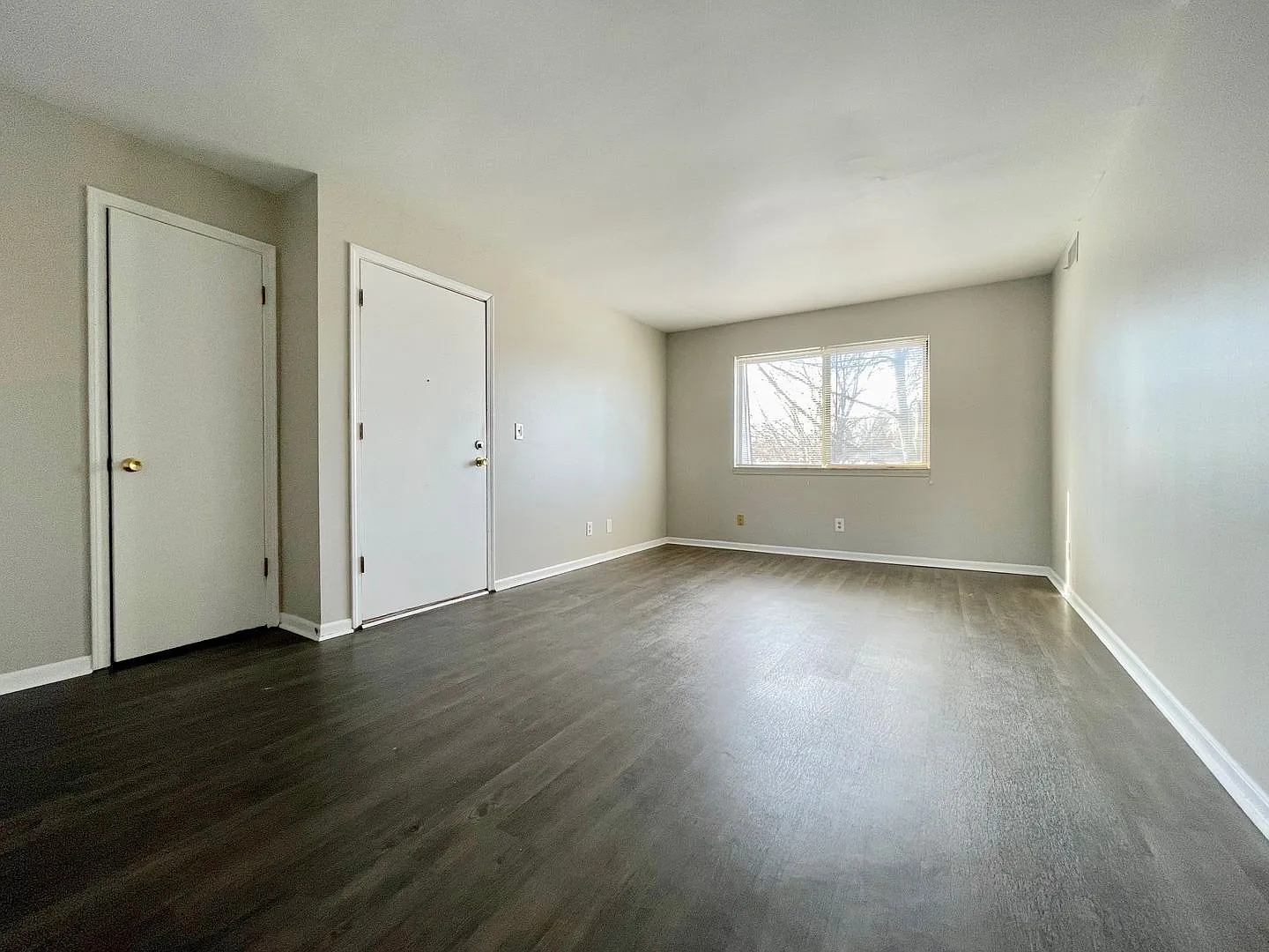 2 bed, 1.0 bath, $1,150 — Photo 1