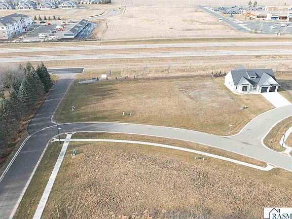 2nd image of 100 Pine Creek Rd