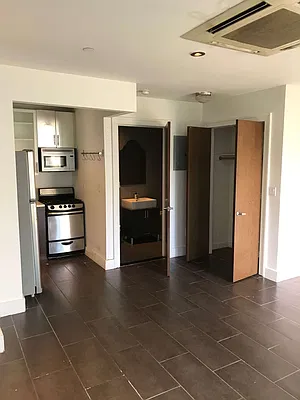 Rented by Flatiron Real Estate Advisors LLC | media 6