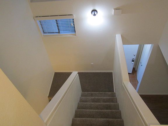 5th image of 417 N Curryer St #7