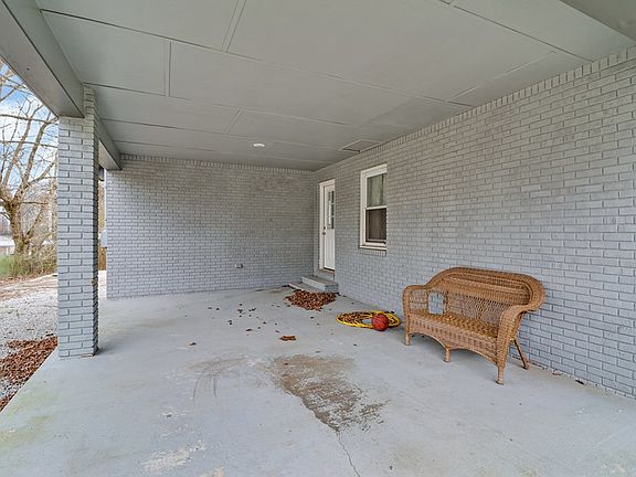 4th image of 1016 W Hill Rd