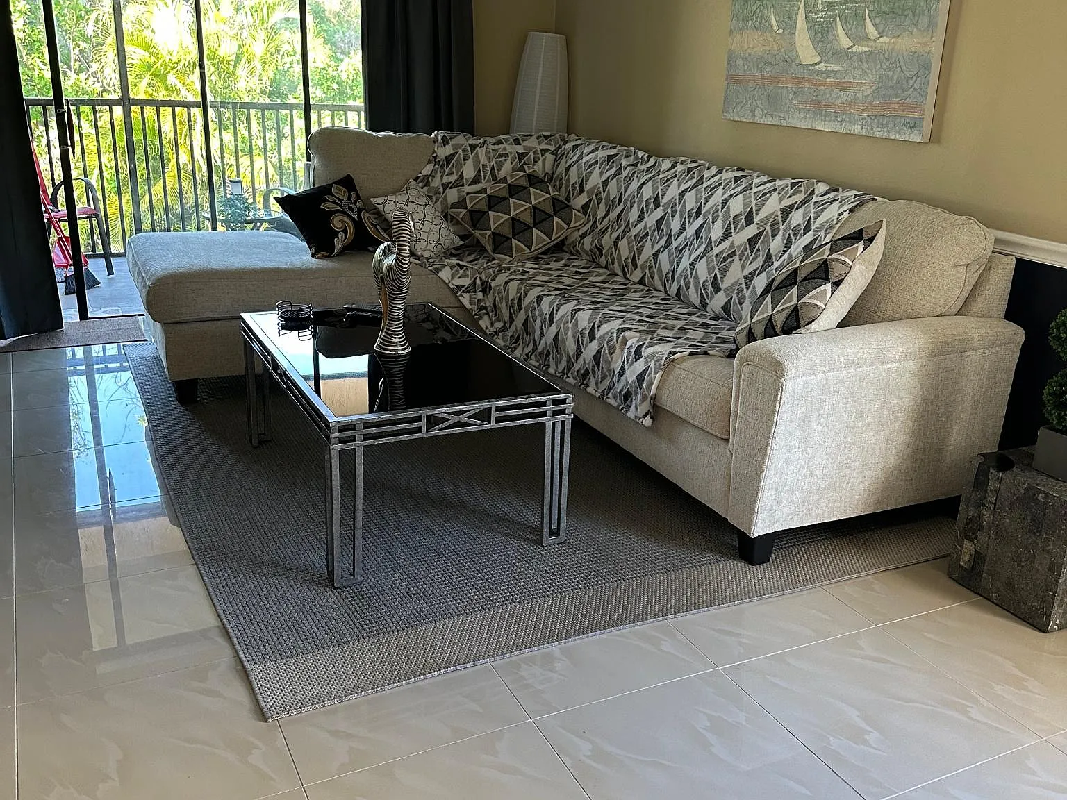 3 bed, 1354 sqft, $2,200 — Photo 2