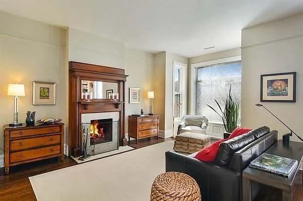 3323 N Kenmore Ave #3 — Photo 2