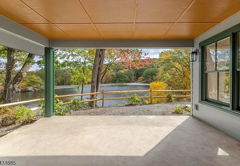 232 W Shore Dr — Photo 35