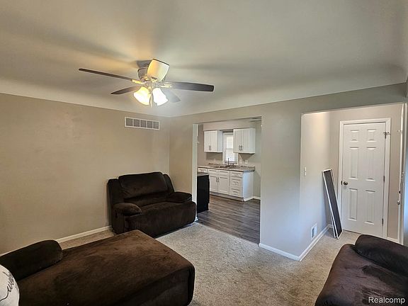 5th image of 3624 Lynn St